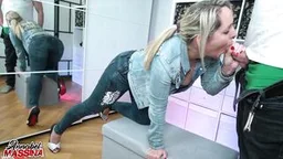 Blowjob vom Sperminator mit AnnabelMassina