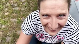 Cumshot direkt neben der Bundesstraße mit Julia-Winter