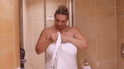 Verrückte deutsche MILF liebt es, gefickt zu werden !!!
