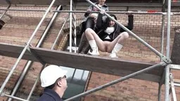 Bauaufsicht auf den Kopf gepisst mit MIA-SOPHI